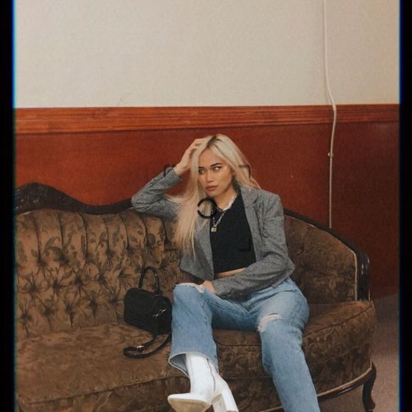 Meet your Posher, Jen - Picture 1 of 1